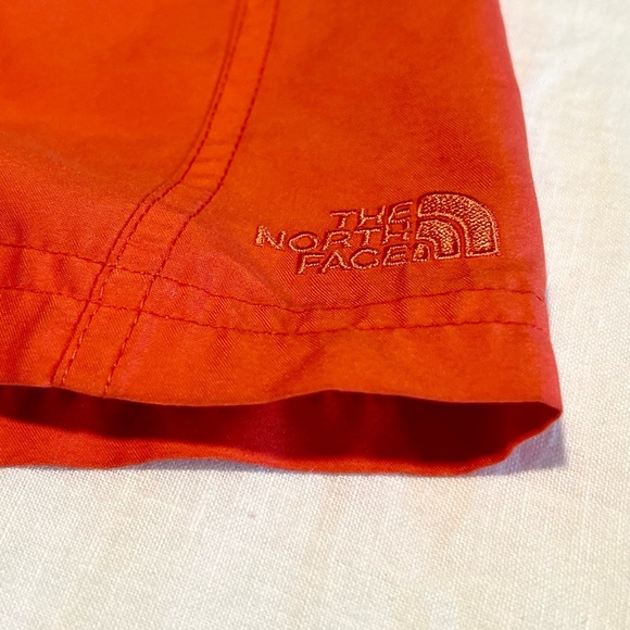 The North Face Women’s Shorts Size S/p Orange Summer Spring Attire Workout run - Picture 3 of 8